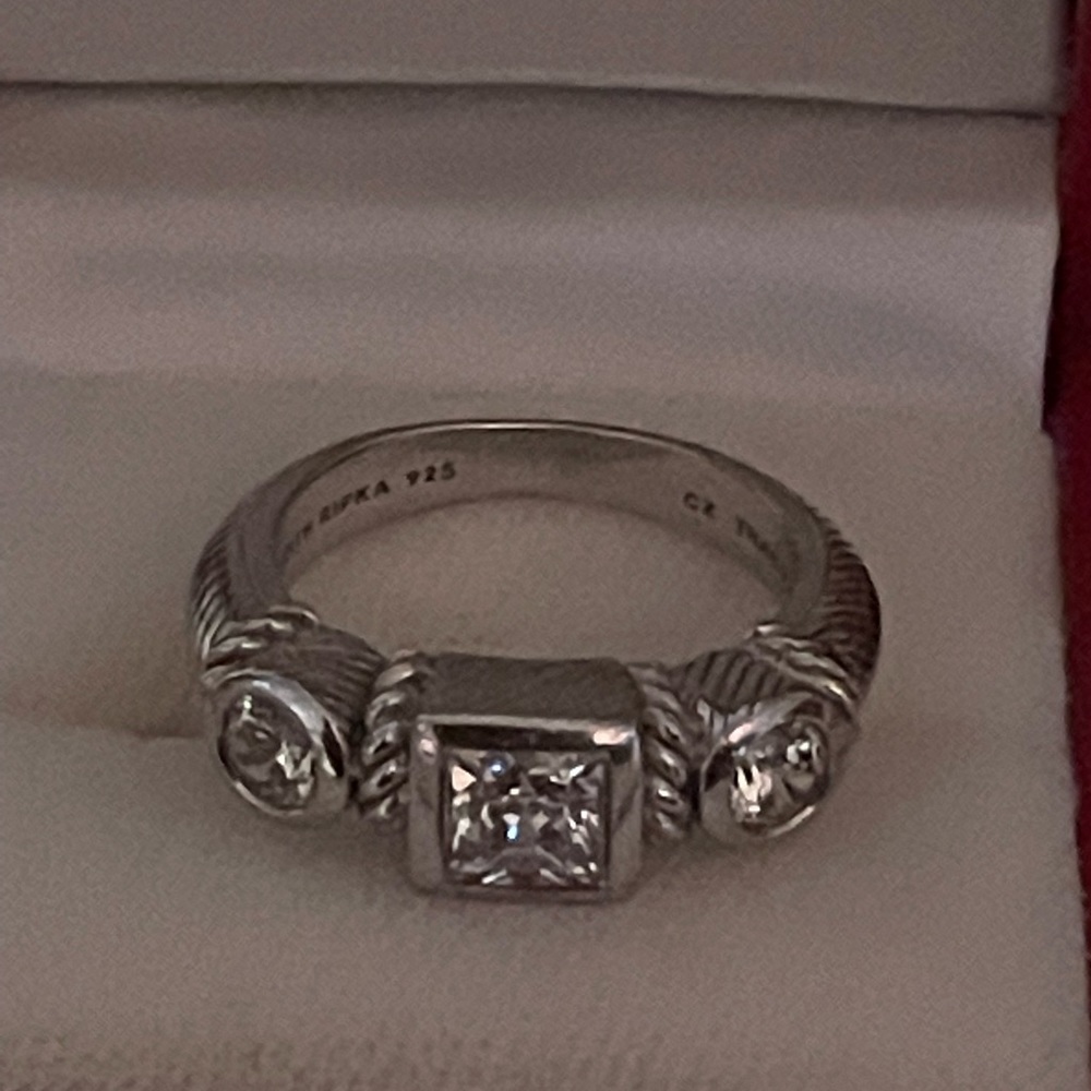 Judith Ripka ring - Picture 2 of 7